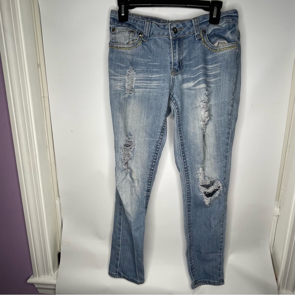🔥 Medium/Light Wash Ripped Skinny Jeans